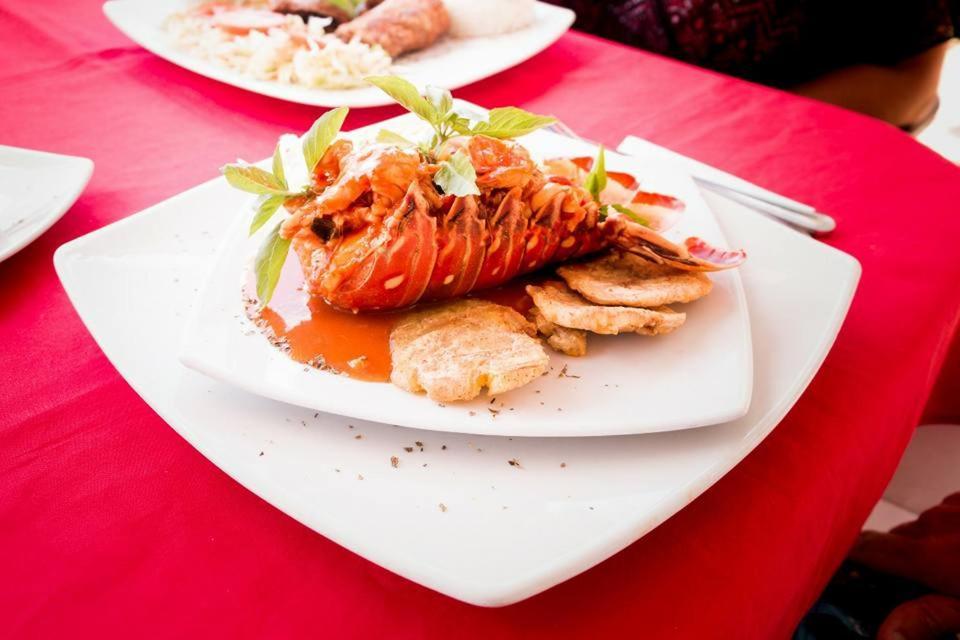 Y Restaurante Miss Elma Homestay