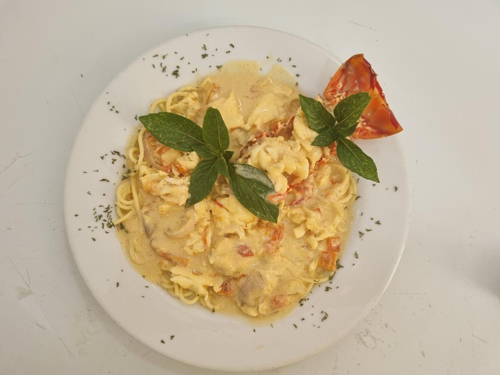 Y Restaurante Miss Elma * Fresh Water Bay