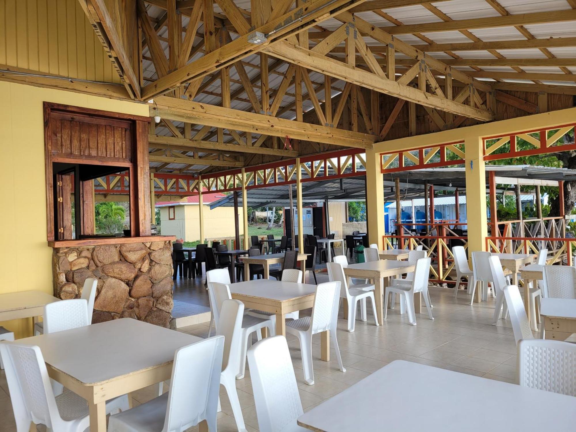Y Restaurante Miss Elma Homestay