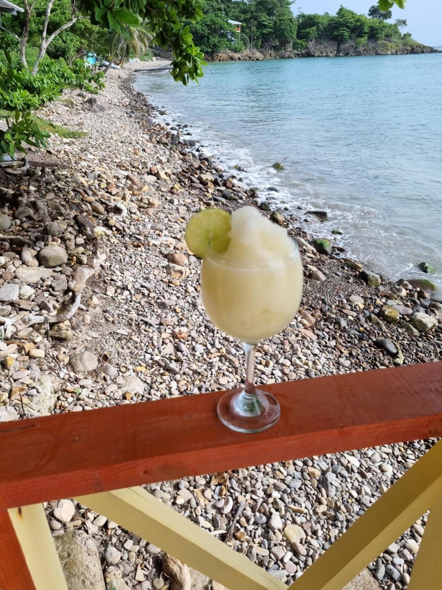 Y Restaurante Miss Elma Fresh Water Bay