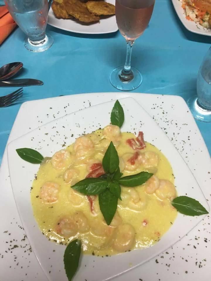 Y Restaurante Miss Elma Homestay Fresh Water Bay